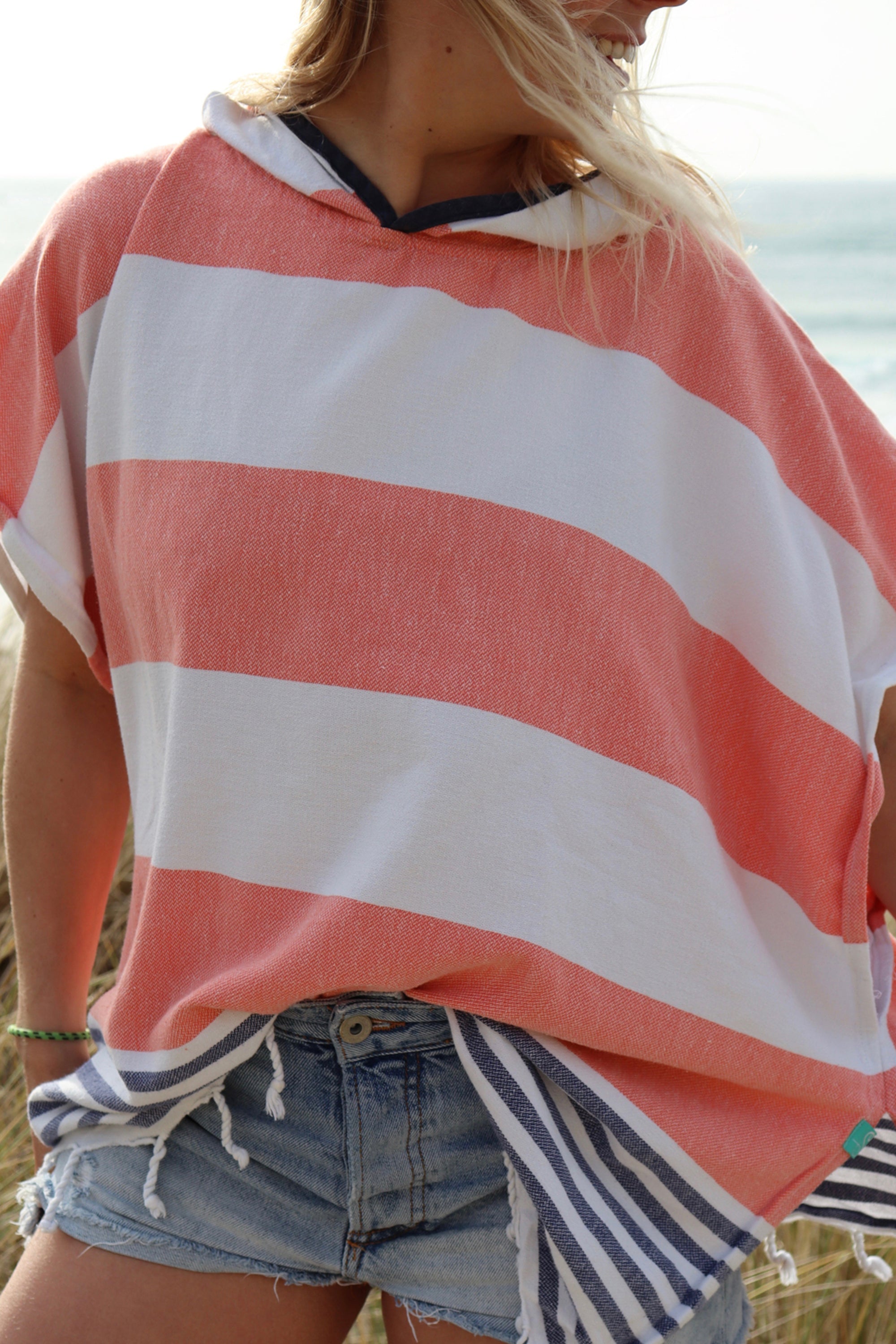Tides Shortie Poncho - Coral/Navy